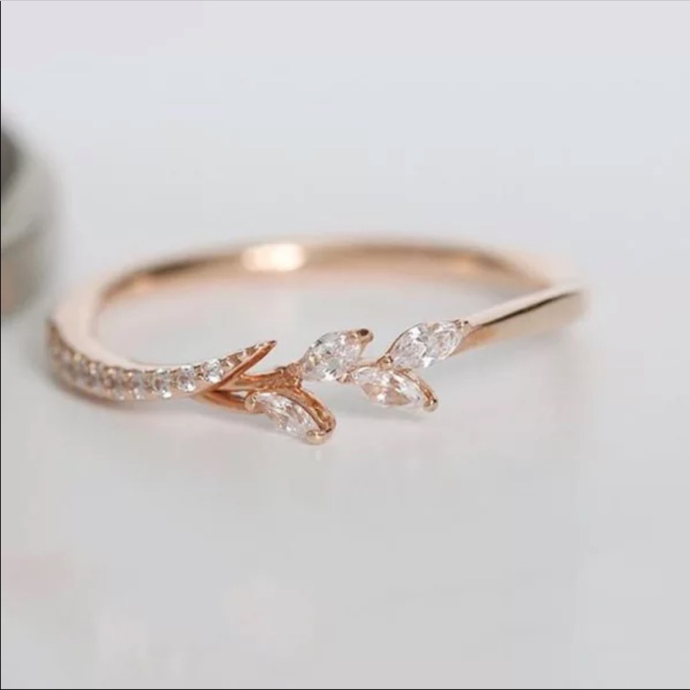 LAVANDER ♡ Crystal Ring GIFT (White Crystal) Size 6 - Picture 2 of 7